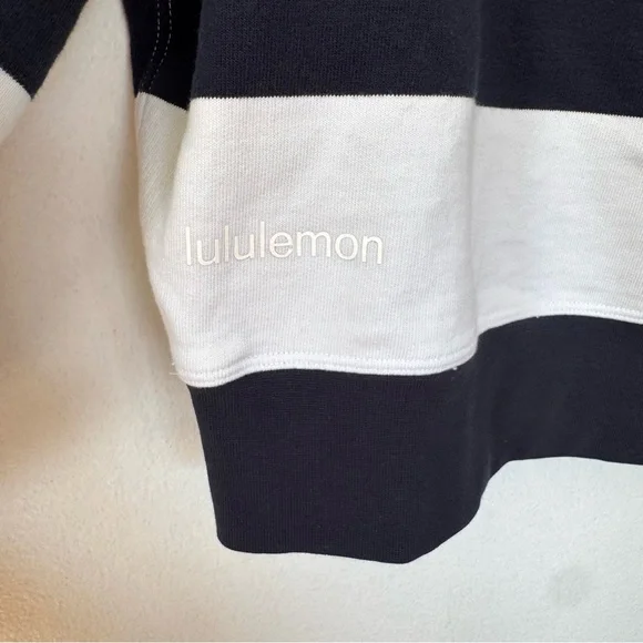 Lululemon Perfectly Oversized Cropped Crew Pack Stripe True Navy White Sz 6 - Picture 11 of 12